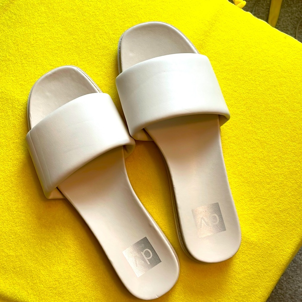 Dolce Vita Slippers size9 - New